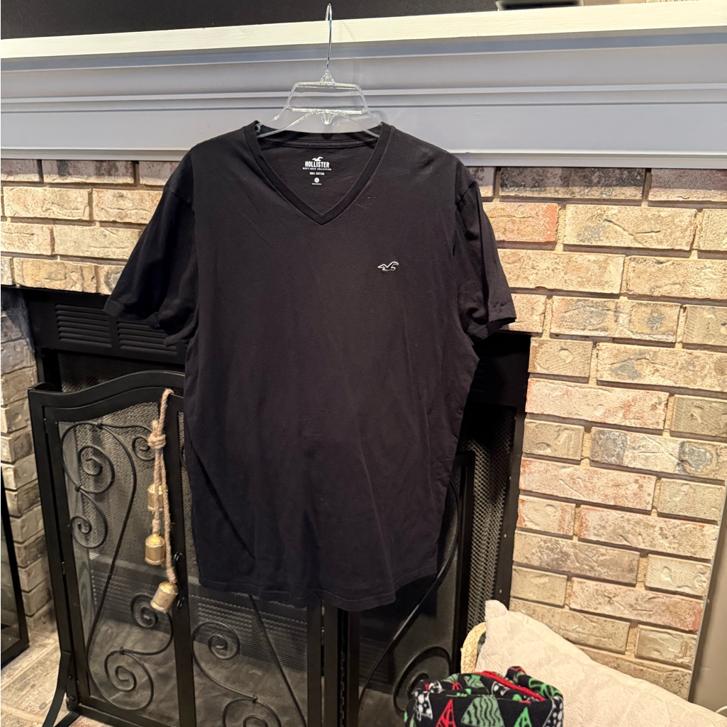 Hollister Short Sleeve Vneck Tee, Black, Size Xl, Euc
